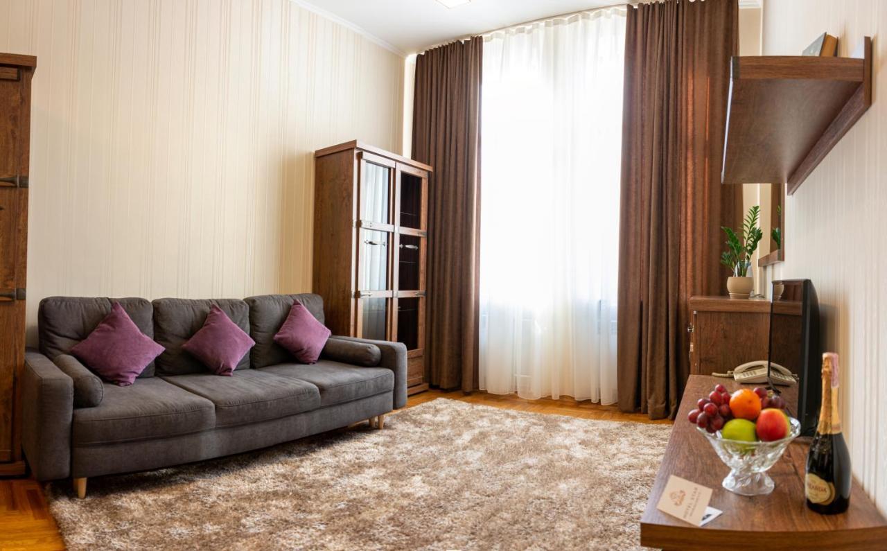 Hotel Star Mukatsjeve Eksteriør bilde